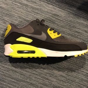 Nike Air Max 90 Essentials Dark Grey Volt